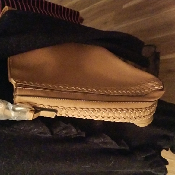 Just Fab vegan tan hobo NWT - Picture 14 of 15